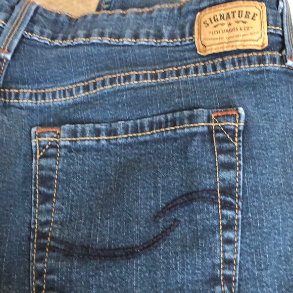 Levis Signature At Waist Bootcut Size 12 Short. - Picture 2 of 3